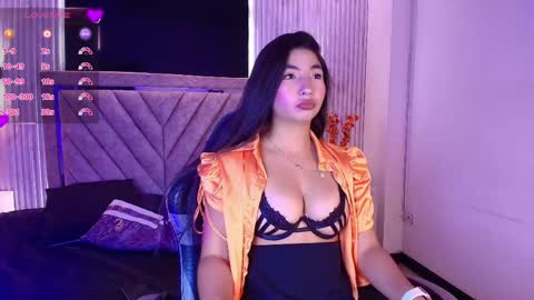 bella_martini_ online show from May 14, 2026, 1:07 pm
