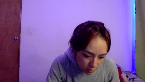 Snapshot of bella_mc chatting on December 3, 2025, 2:41 am bella_mc online show from December 3, 2025, 2:41 am