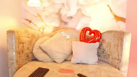 BELLA online show from July 20, 2026, 4:27 am