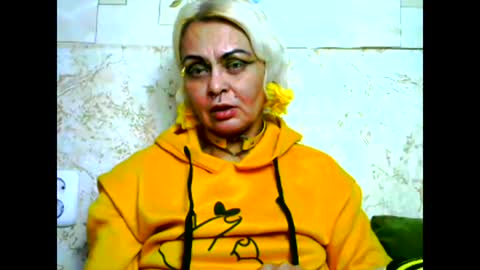 Snapshot of bella_nathalie chatting on November 17, 2025, 8:47 pm Bella Nathalie online show from November 17, 2025, 8:47 pm