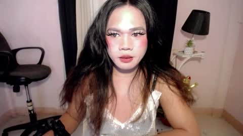 bella_ngo online show from June 17, 2026, 2:58 am