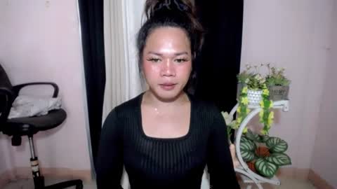 bella_ngo online show from June 19, 2026, 4:17 am
