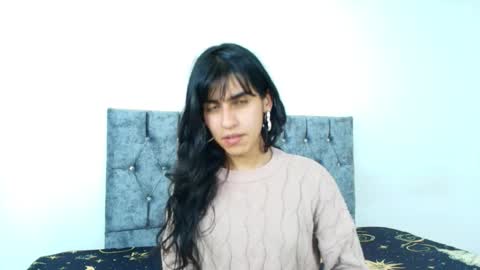 Bella online show from September 25, 2025, 2:48 am