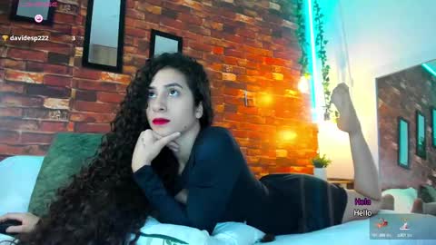 Bella Ponce  online show from December 22, 2024, 6:37 pm