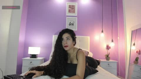 Bella Ponce  online show from January 4, 2025, 3:07 pm