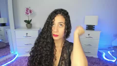 Bella Ponce  online show from January 23, 2025, 2:12 am