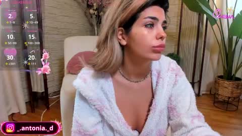 bella_posh online show from May 10, 2026, 7:02 am