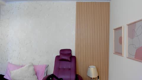 Snapshot of bella_riviera chatting on October 5, 2025, 12:14 pm Bella Riviera online show from October 5, 2025, 12:14 pm