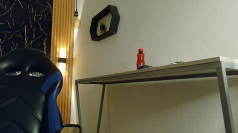 Snapshot of bella_salvatore chatting on July 9, 2026, 8:13 pm online show from July 9, 2026, 8:13 pm