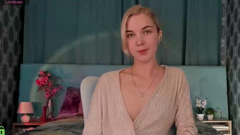 Bella online show from September 25, 2025, 12:14 am