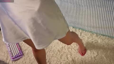 Bella online show from February 3, 2026, 12:42 am