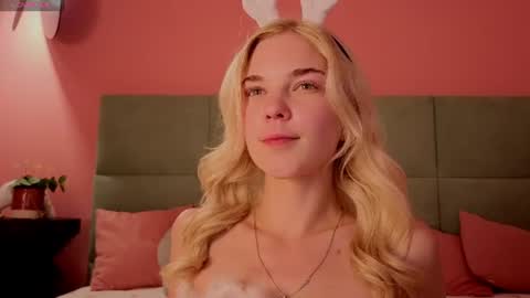 Snapshot of bella_stewarttt chatting on July 9, 2026, 1:09 am Bella NEW ROOM online show from July 9, 2026, 1:09 am