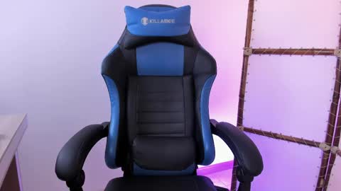 Snapshot of bella_sumers chatting on March 7, 2026, 5:04 am Bella online show from March 7, 2026, 5:04 am