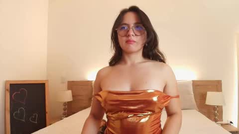 Snapshot of bella_sumers chatting on March 20, 2026, 7:30 pm Bella online show from March 20, 2026, 7:30 pm