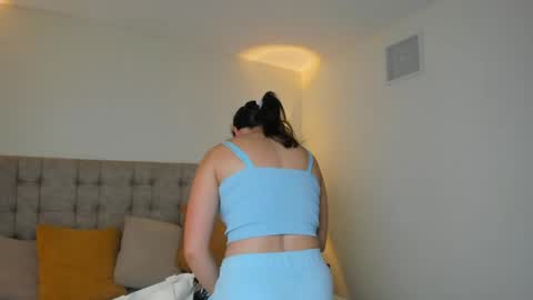Bella online show from May 9, 2026, 7:08 pm