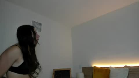 Bella online show from June 24, 2026, 4:17 pm