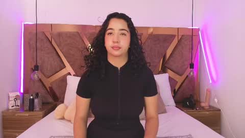 Bella Swwan  online show from May 9, 2026, 6:13 pm