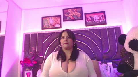 Snapshot of bella_taylor_a chatting on January 24, 2025, 12:42 am  Bella Taylore  online show from January 24, 2025, 12:42 am
