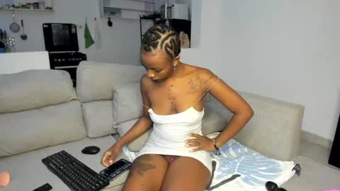 Bella sweetpea online show from August 3, 2026, 1:48 am