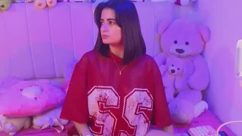 bella_thixx online show from March 13, 2026, 4:41 am