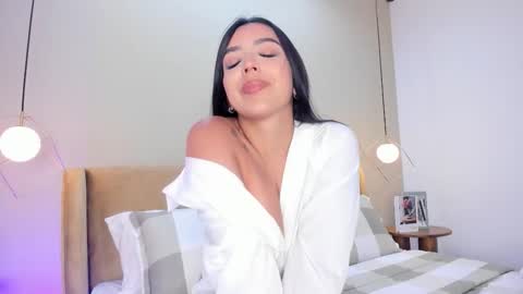  B E L L A   online show from February 17, 2026, 8:26 pm