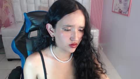 Snapshot of bella_vibes_s chatting on October 26, 2025, 8:15 pm Bella online show from October 26, 2025, 8:15 pm