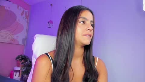 Snapshot of bella_walker_ chatting on September 12, 2025, 8:09 pm BELLA online show from September 12, 2025, 8:09 pm