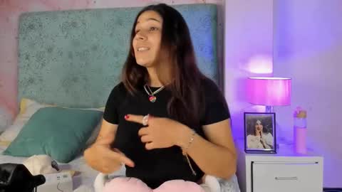 Bella Becca  online show from February 4, 2026, 11:20 pm