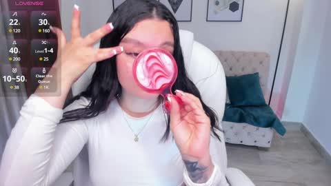  Bella Hadid  online show from February 5, 2025, 2:26 pm
