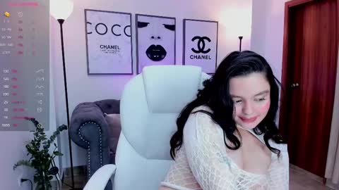  Bella Hadid  online show from February 25, 2025, 2:11 pm