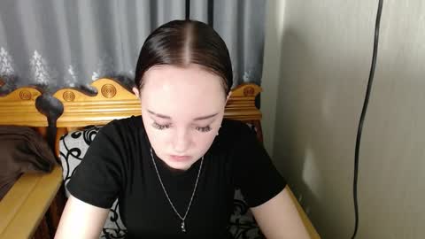 Bella online show from September 18, 2025, 1:57 pm