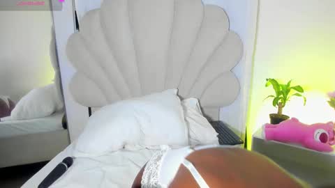 Bella Dajud online show from March 24, 2026, 11:54 pm