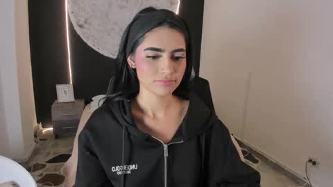 bellaastorm online show from October 18, 2025, 9:04 pm