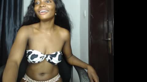 Snapshot of bellababy6 chatting on October 18, 2025, 5:35 pm bella online show from October 18, 2025, 5:35 pm