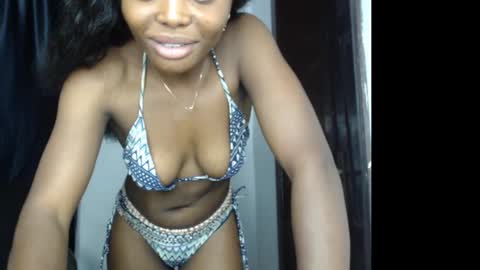 Snapshot of bellababy6 chatting on October 20, 2025, 8:20 pm bella online show from October 20, 2025, 8:20 pm