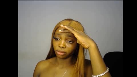 bella online show from December 18, 2025, 5:41 pm