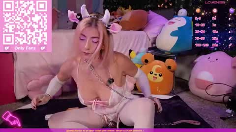 Snapshot of bellabearts chatting on November 3, 2025, 10:32 pm Bellalunabear trans   JadePlant Cis online show from November 3, 2025, 10:32 pm