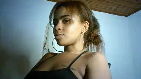 Snapshot of bellabeltra chatting on January 28, 2025, 6:16 am Bella online show from January 28, 2025, 6:16 am
