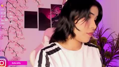 Bella online show from June 20, 2026, 1:47 pm
