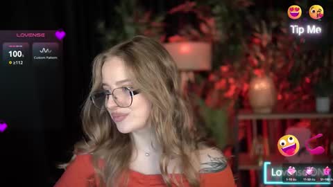 Snapshot of bellablazee chatting on October 9, 2025, 8:12 am bellablazee online show from October 9, 2025, 8:12 am
