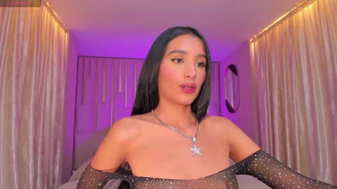  Bella C  online show from January 2, 2025, 3:40 pm