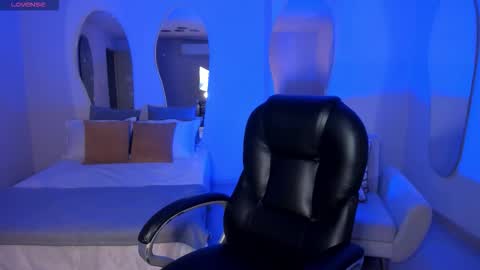  Bella C  online show from October 19, 2025, 5:57 pm