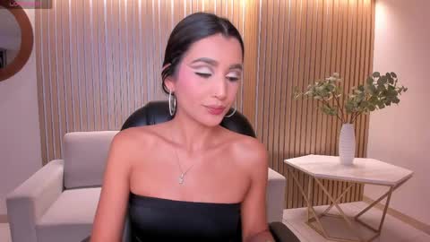  Bella C  online show from May 6, 2026, 7:41 pm