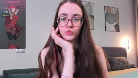 Snapshot of bellacatlovesmeat chatting on October 25, 2025, 6:35 pm BellaCatLovesMeat online show from October 25, 2025, 6:35 pm