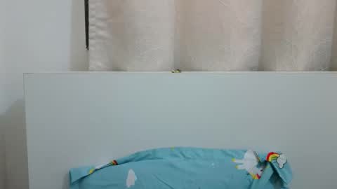 bellacrystall online show from December 23, 2025, 6:22 am