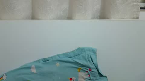 bellacrystall online show from May 12, 2026, 12:35 pm