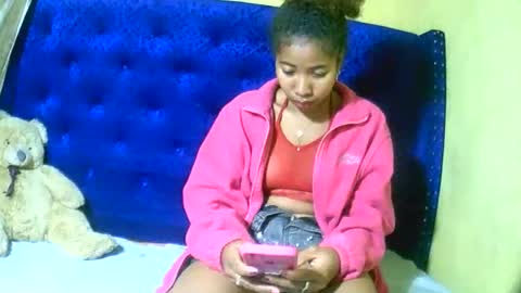 bellaena online show from September 13, 2025, 7:13 pm