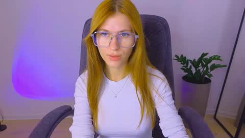 BellaFoxi online show from September 28, 2025, 11:26 am