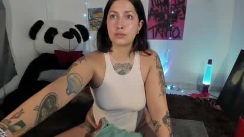 Bella online show from December 2, 2024, 1:25 am