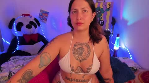 Bella online show from January 29, 2025, 2:40 am